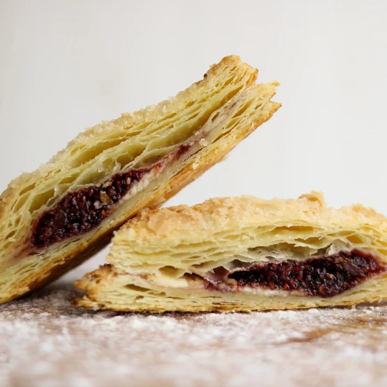 Pastel chocolate blanco y mora X 3 unidades _ 1